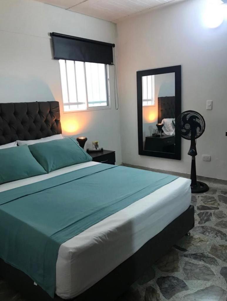 Vip Apartasuites Rosales Medellín Kültér fotó